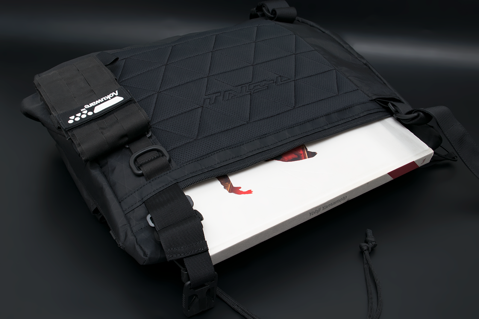 LAPTOP COMPARTMENT - FITS UP TO 16'' MBP / 061620 ON VERTICAL TEC-SYS
